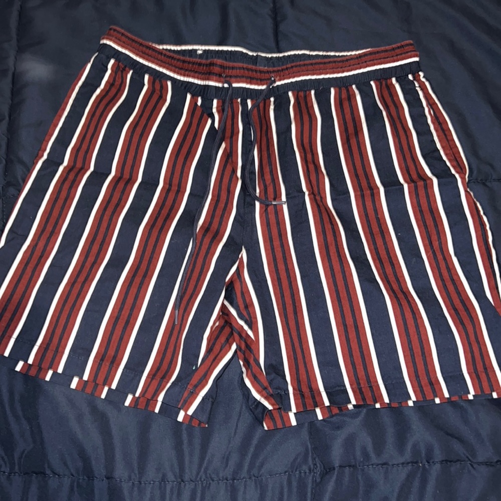 Mens Stripped Summer drawstring shorts w/ 1 pocket on back